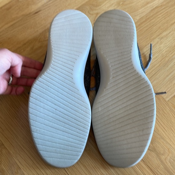 ALLBIRDS wool runners, size 9 - Picture 4 of 6